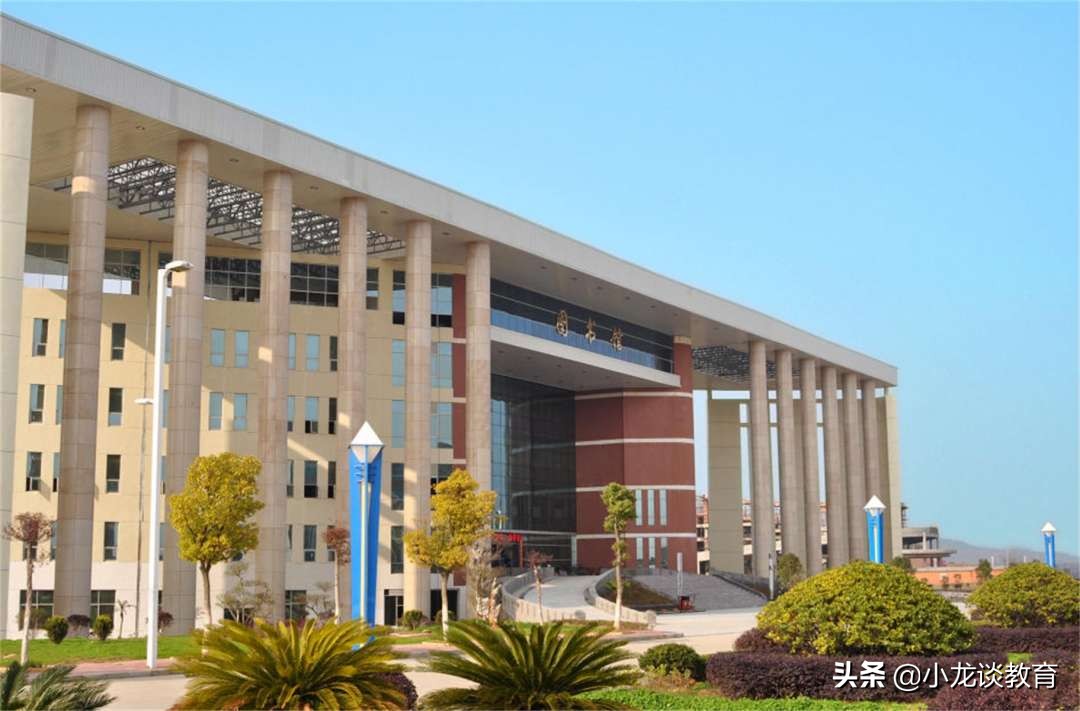 江西的六所二本大学，每年都会降分录取，二本压线的考生可以参考