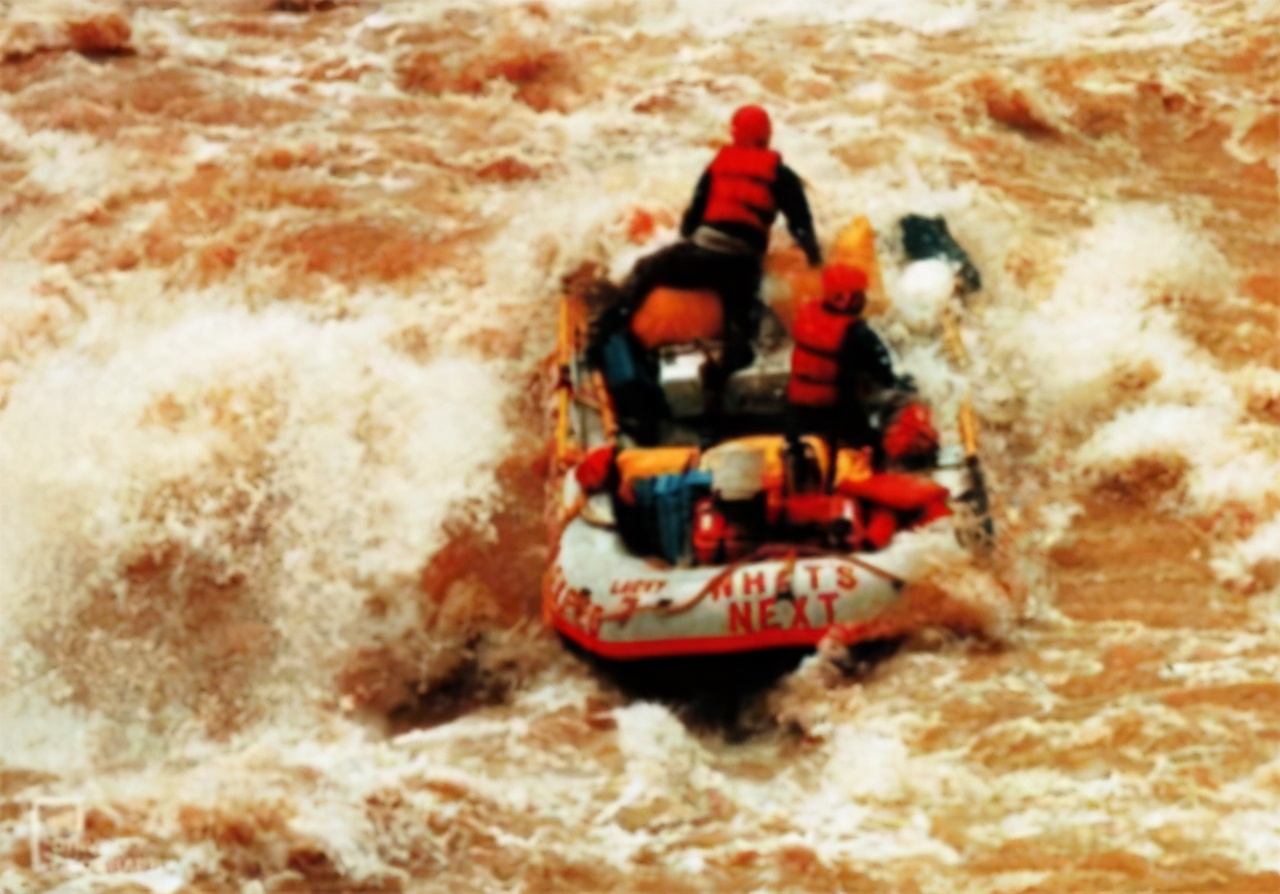 36年前，漂流长江第一人尧茂书遇难，被发现时只剩倒扣的橡皮筏