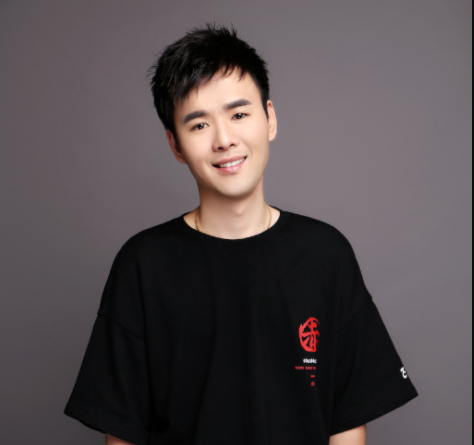 虎牙贱圣结婚现场（虎牙贱圣求婚全程视频）