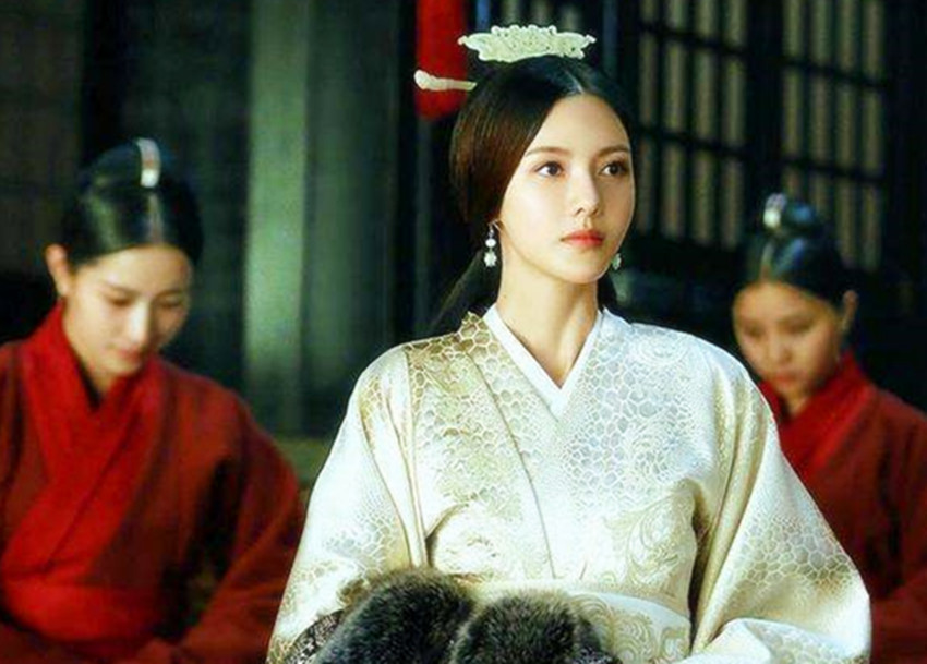 甄姬是谁的夫人(英雄难过美人关,一代枭雄曹丕,为何要赐死甄宓?