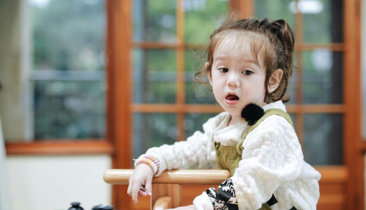 《放开我北鼻》的素人萌娃都长大了,影视界小露头角,未来可期