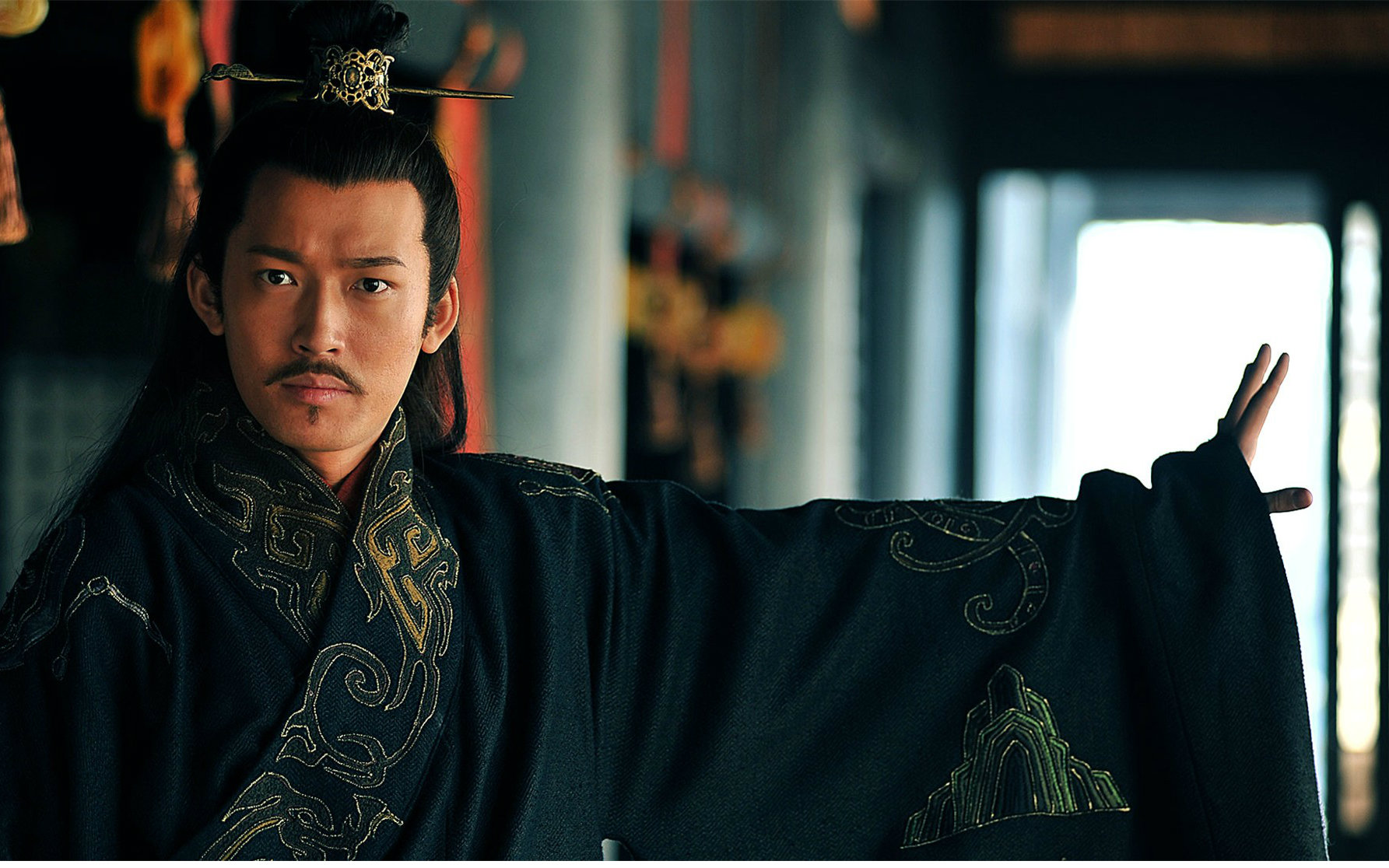 《鹤唳华亭》里罗晋演技的争议，隐藏了罗晋发展选择的无奈