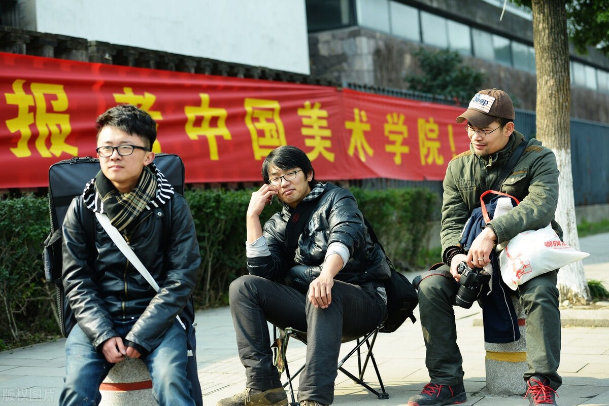 中国美院录取分数线：设计类专业223-266分，对应高考成绩529-372