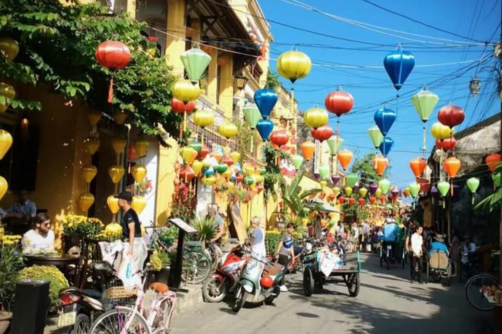 越南“挑衅恩师”终自食恶果，亲华元首长征继任，再次效仿中国