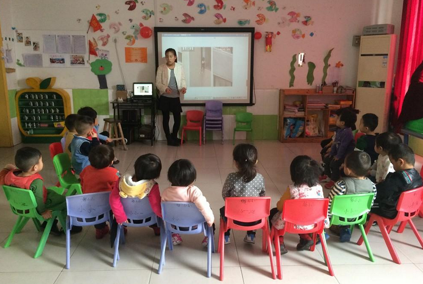 “老师啪啪打我脸”孩子回家告状，看完监控，宝妈道歉了