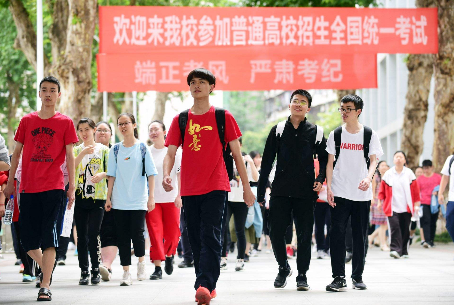 山西“坑蒙拐骗”的野鸡大学，人民日报曾报道，考生和家长要注意