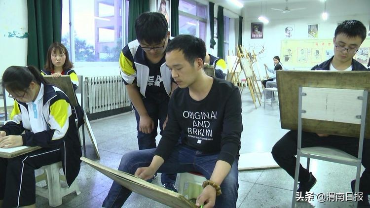 渭南明珠 教育楷模：美丽的蓝光中学欢迎你