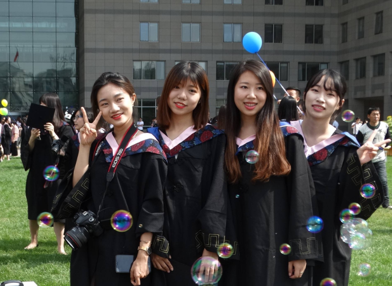 毕业后想要留校任职，除了成绩优秀之外，还需要满足哪些条件？