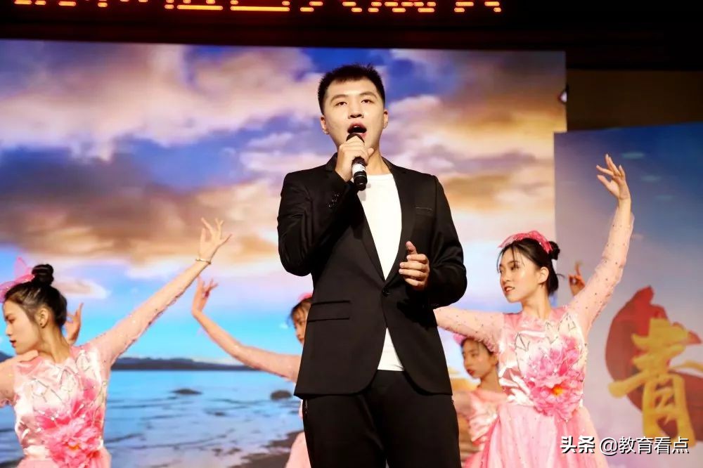 青春献礼新时代，为广东省华立技师学院艺术节点赞