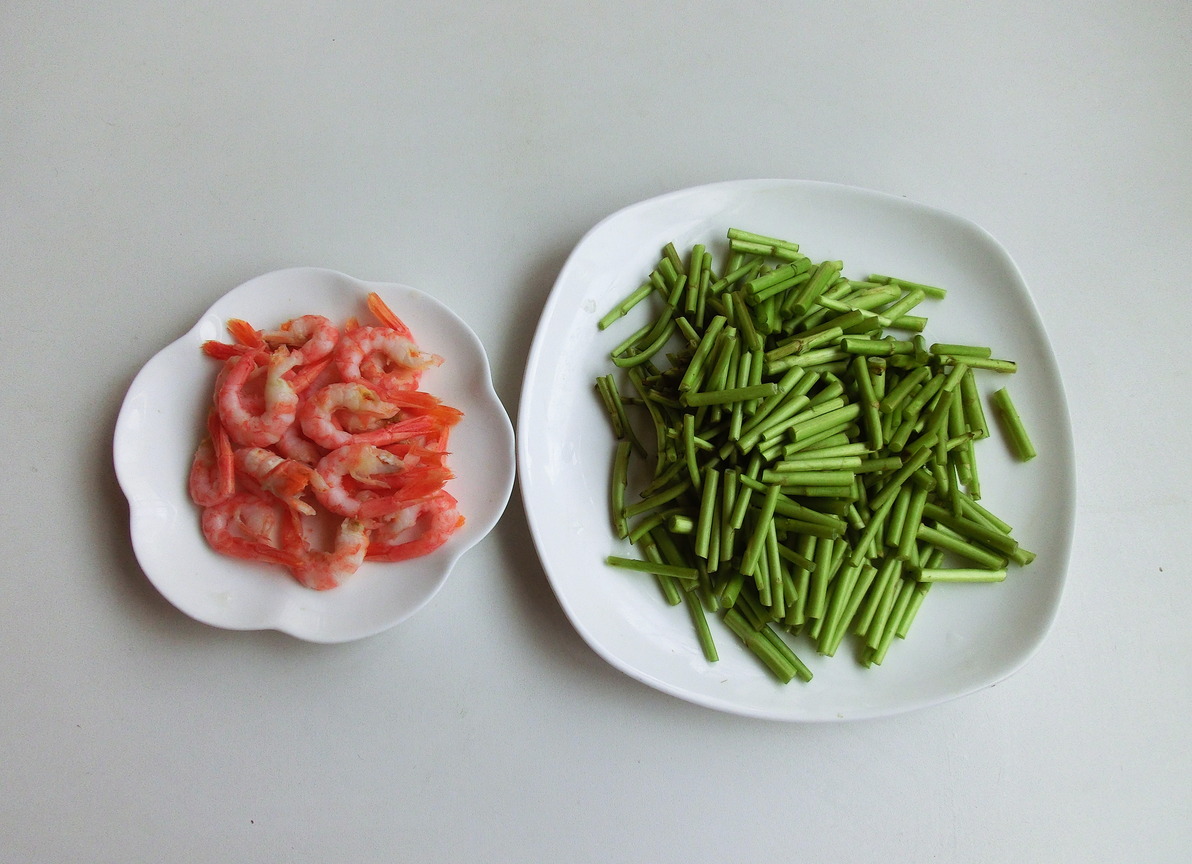 南京人最爱的春天第一菜，一斤要掐掉8两，下锅炒一下就鲜嫩清香