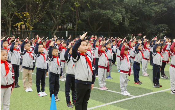 成都市各学校开展“少年先锋队建队日”系列活动