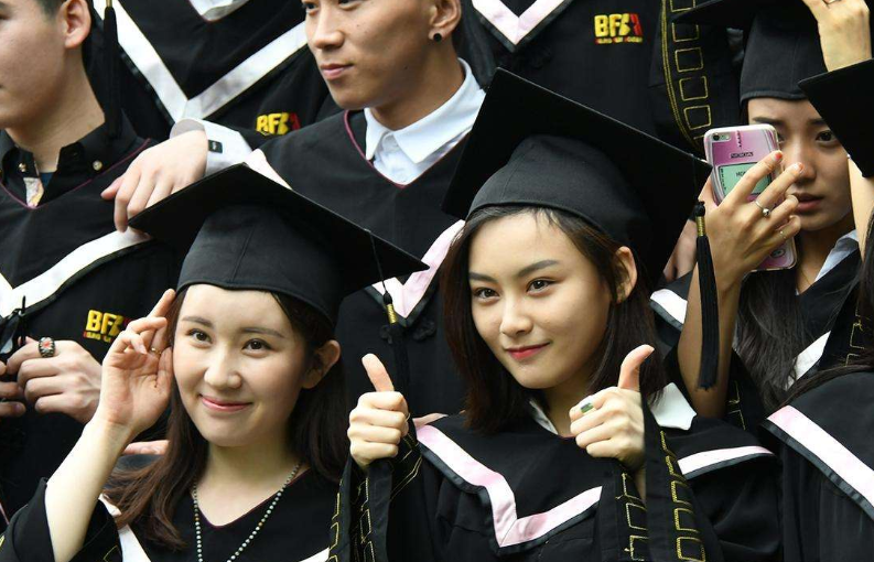 “天价”中外合作办学，频频爆冷，网友：高学费能否换来高收益？