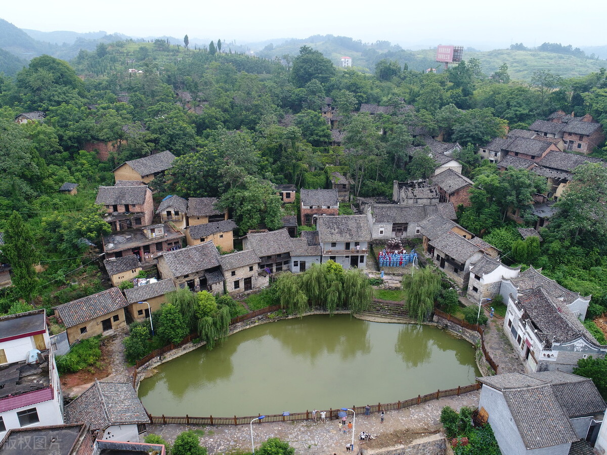 谁是永州三大名校估计没有人疑问，永州第四名校又是哪个学校呢？