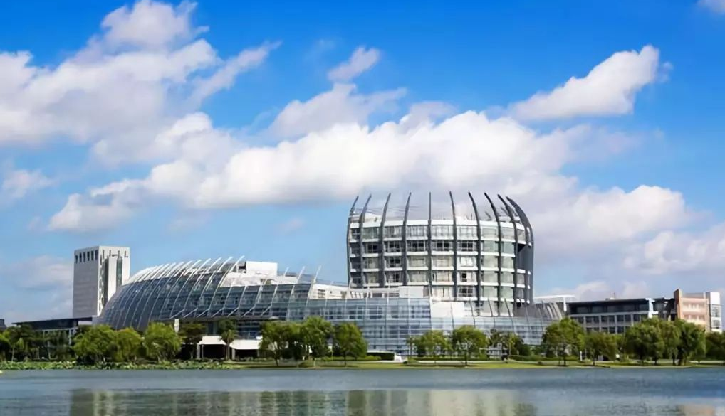 上海这所大学“太低调”，实力担当的211，却被人误会是野鸡大学