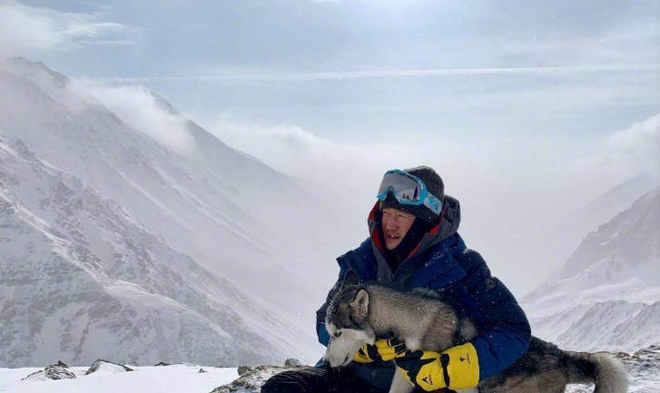 吴京透露《战狼3》为何姗姗来迟，这个理由令人肃然起敬