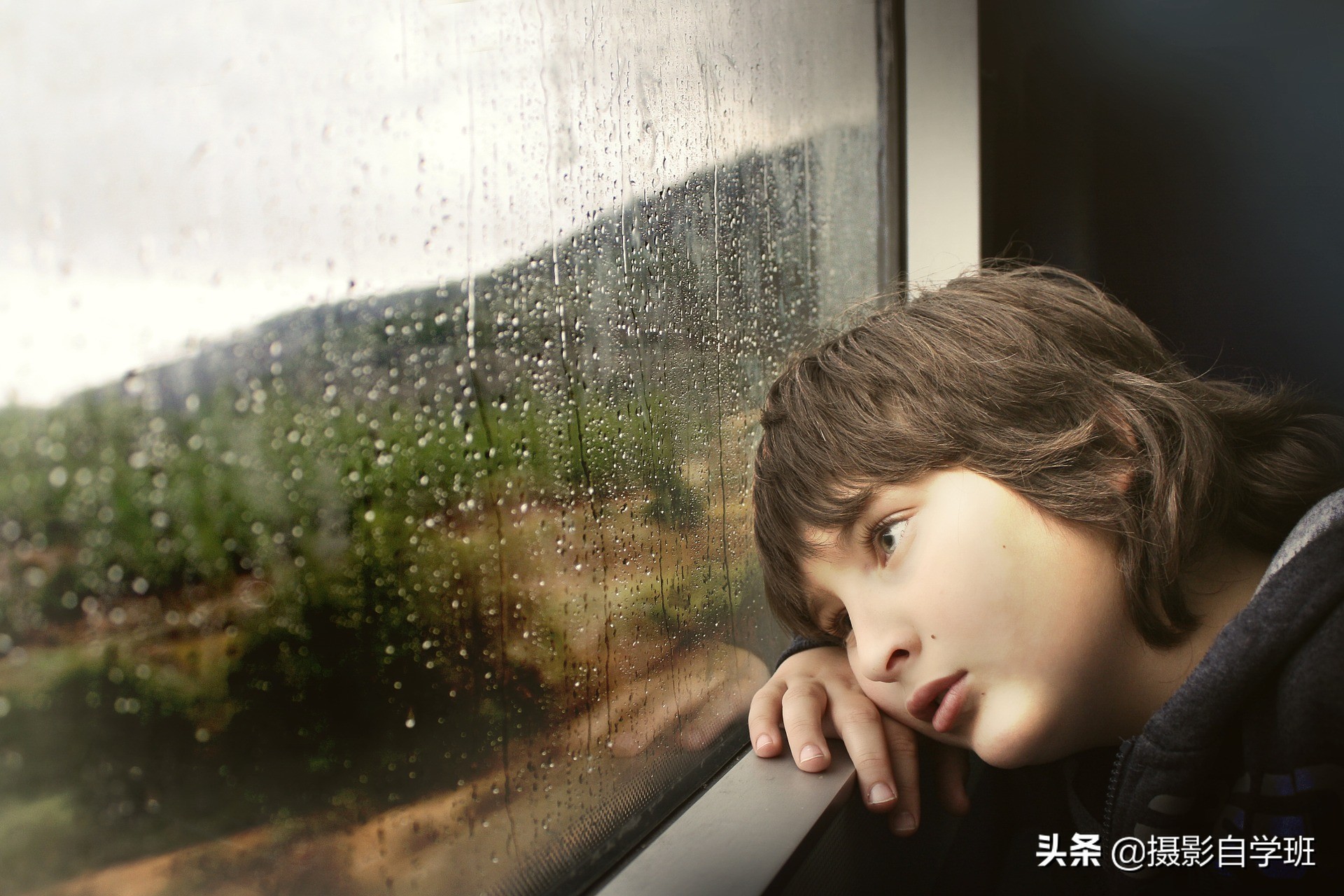 雨季已来到，雨天摄影技巧已为你准备好，拍情绪拍好看全用得着