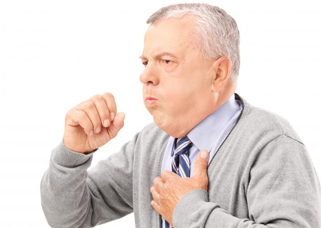 喉咙里经常有痰，是怎么回事？将痰液咽下去了，结果会怎样？