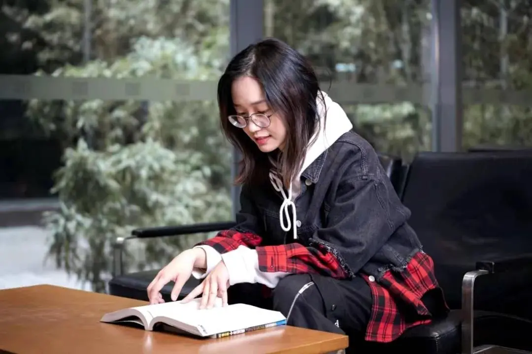 颜值+实力！这11位学霸大神：4年前考入同所大学，如今全部保送清华、北大！