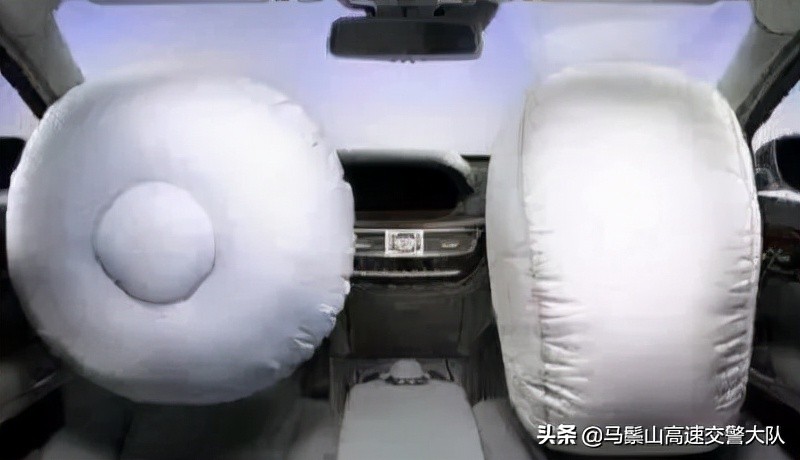 汽车扶手箱里的隐藏妙用，实用又有趣的小知识