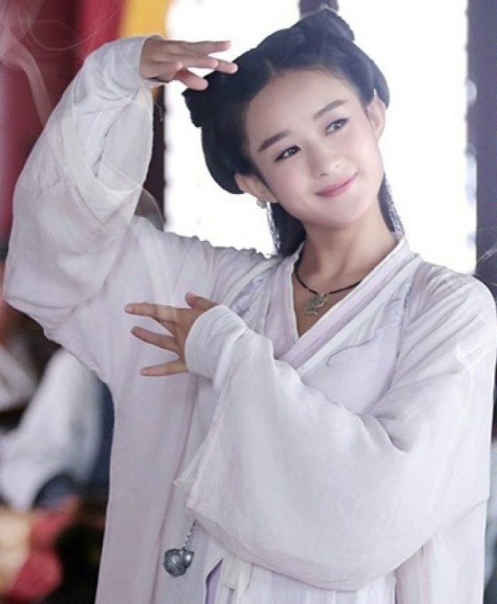 术业要专攻？就佩服中专毕业的赵丽颖和白鹿能在圈内占据“一姐”