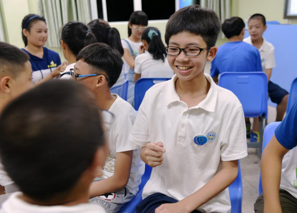 公立学校VS私立学校，培养出的学生差距明显，家长不要选错