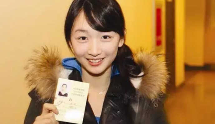 她是高考621分的“理科妹”，在娱乐圈傲视群雄，美貌与才华并存