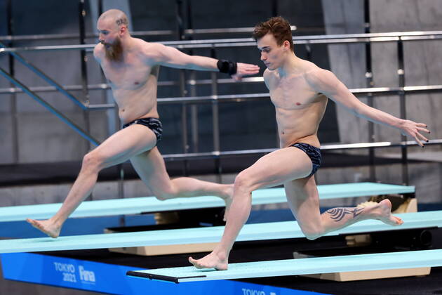 奥运会跳水惊现重大失误！脚尖先入水，判0分，俄罗斯队痛失奖牌