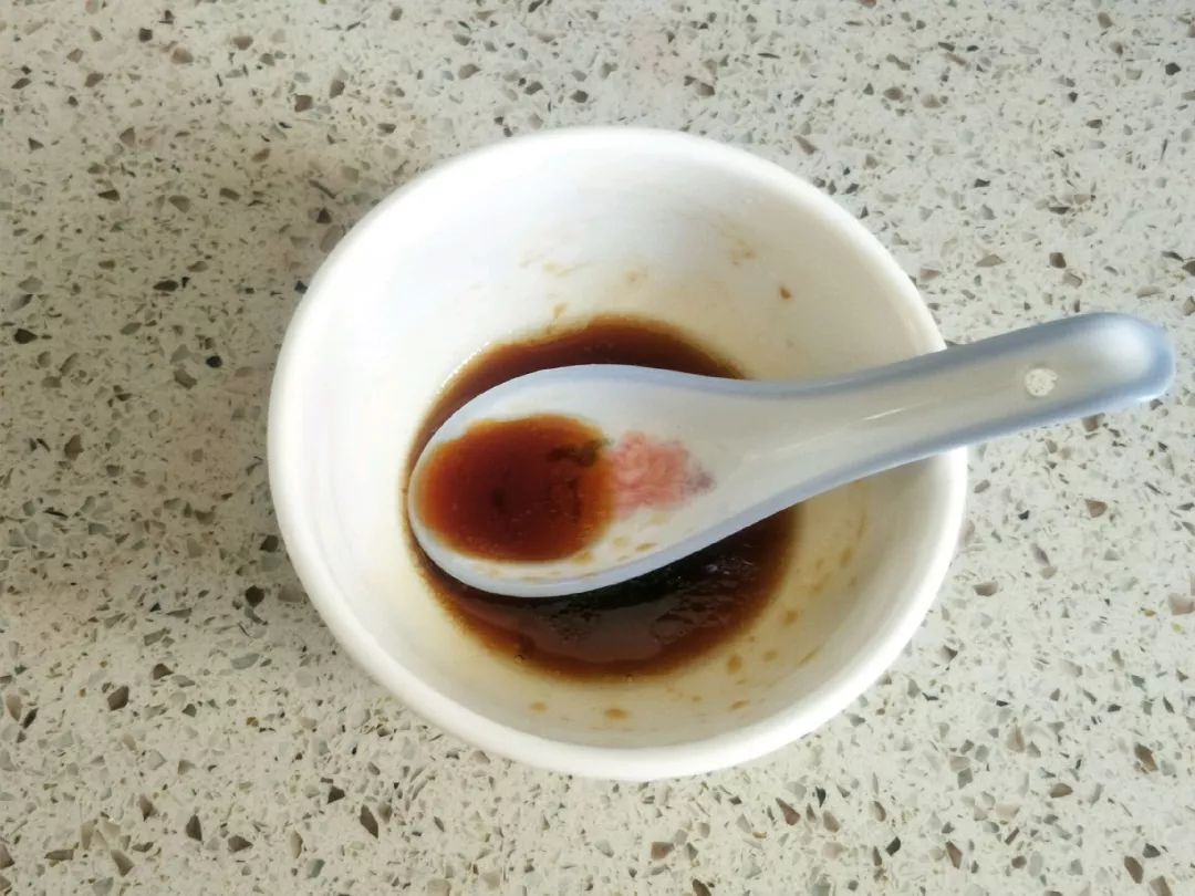 蒸鸡蛋羹的做法（3步蒸出完美的鸡蛋羹光滑如镜）