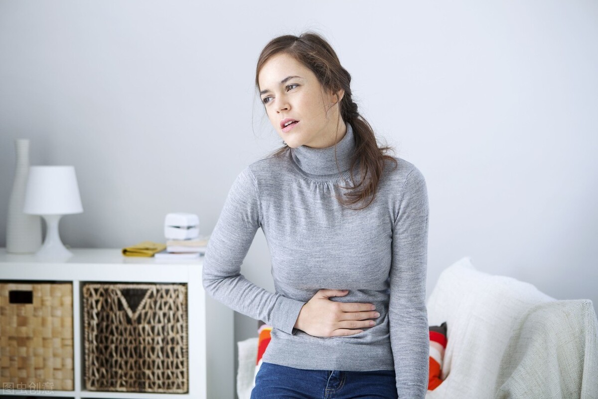 胃痛怎么辦最快的止痛辦法（胃疼一來就無心工作，這5個方法可以幫助你緩解疼痛）