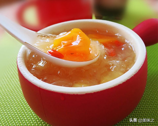 银耳糖水的做法大全（揭秘银耳糖水浓稠香甜的秘诀）