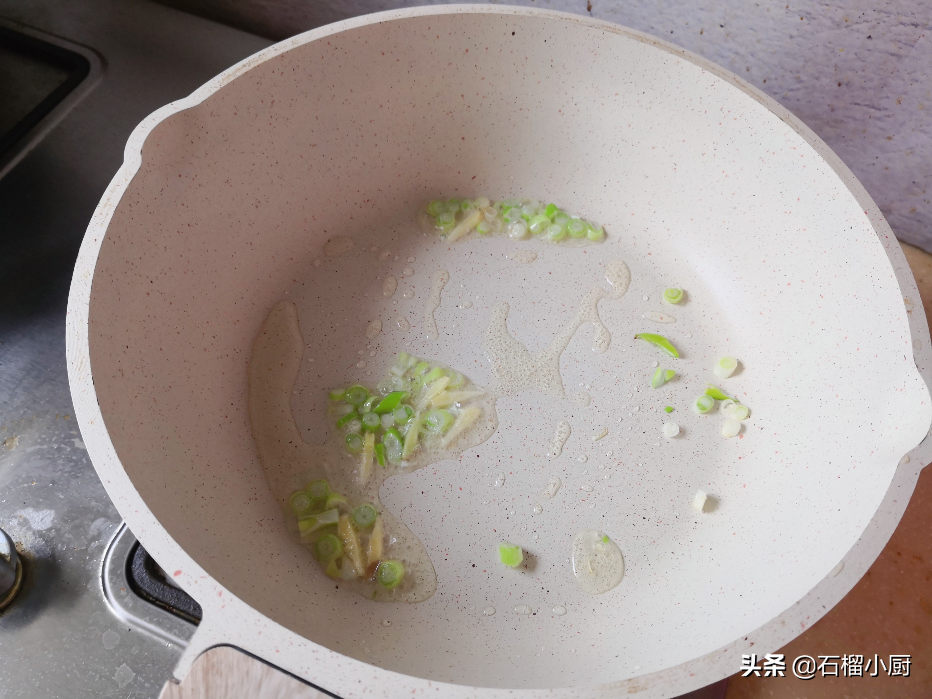 豆腐怎么做才好吃？麻辣鲜香开胃补钙，加一根它提味太多，太好吃