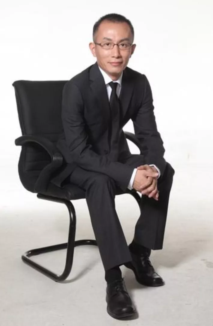 康辉连续7年国庆出镜新闻联播,观众:怎么做到一年更比一年帅的