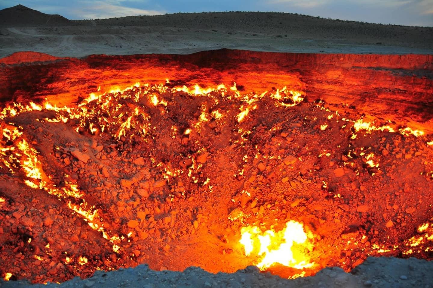“地狱之火”燃烧近50年，专家的解释让人难以置信
