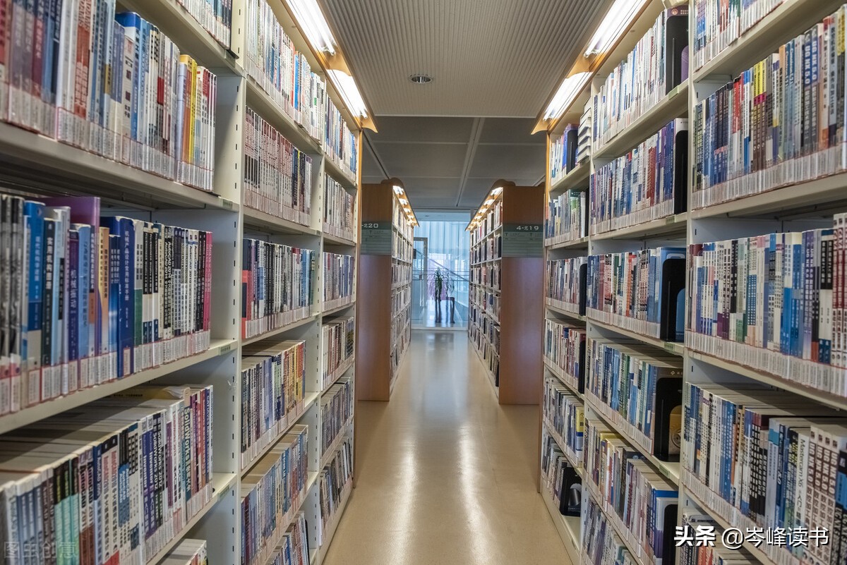 《书读完了》：靠自学成为“通人”的北大导师教你如何读书