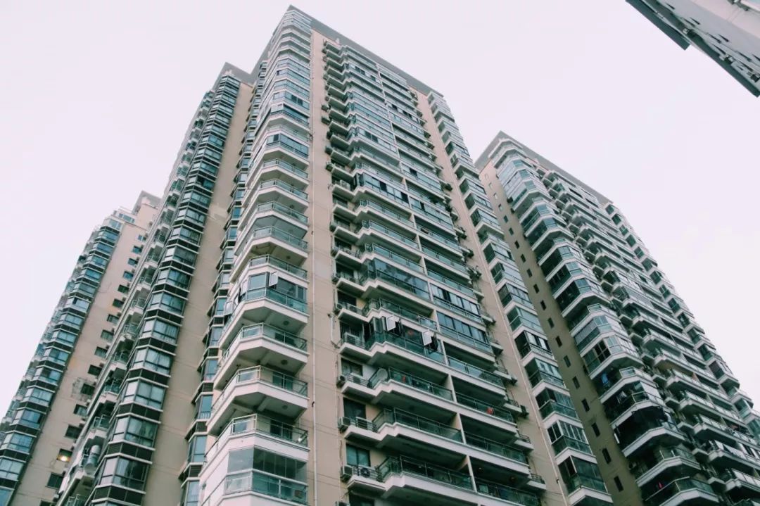 老破小一平10万+！我们走遍厦门18所名校，为你曝光最贵学区房！