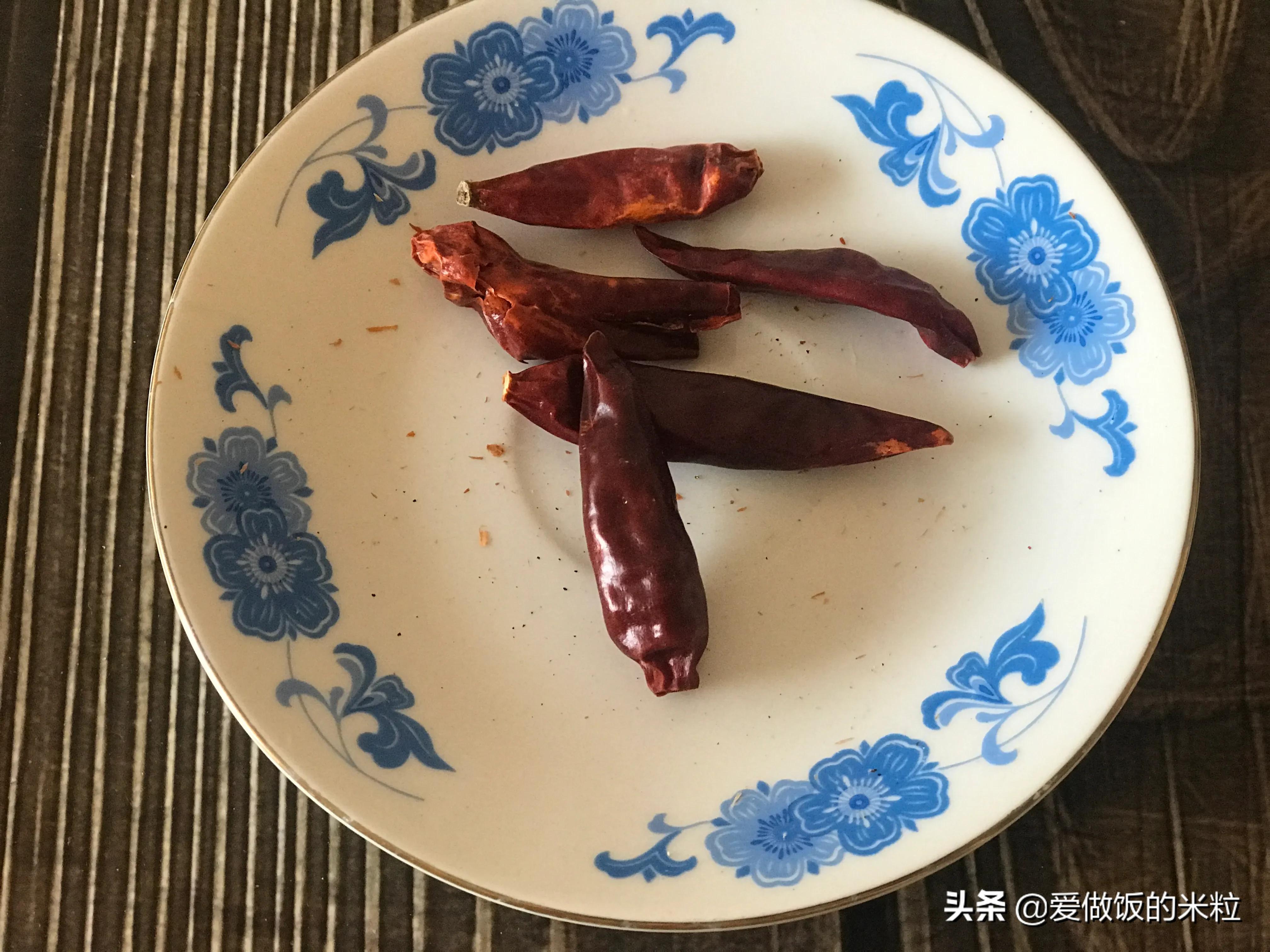 懒豆腐的家常做法（河北唐山地方特色菜白菜炒懒豆腐）