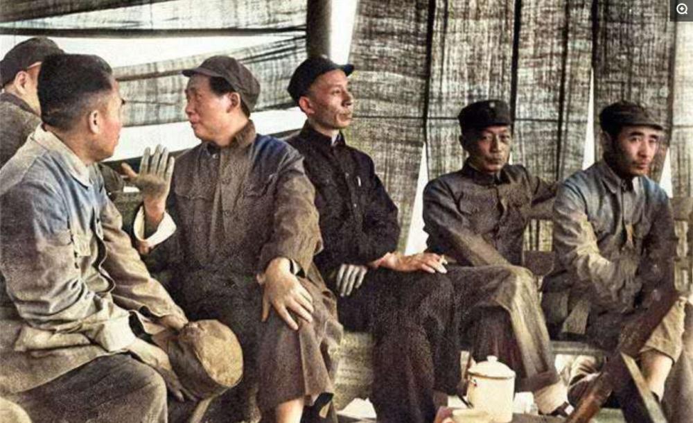 十大元帅32岁在干什么：林彪在苏联度假泡温泉，朱德在四川缴费