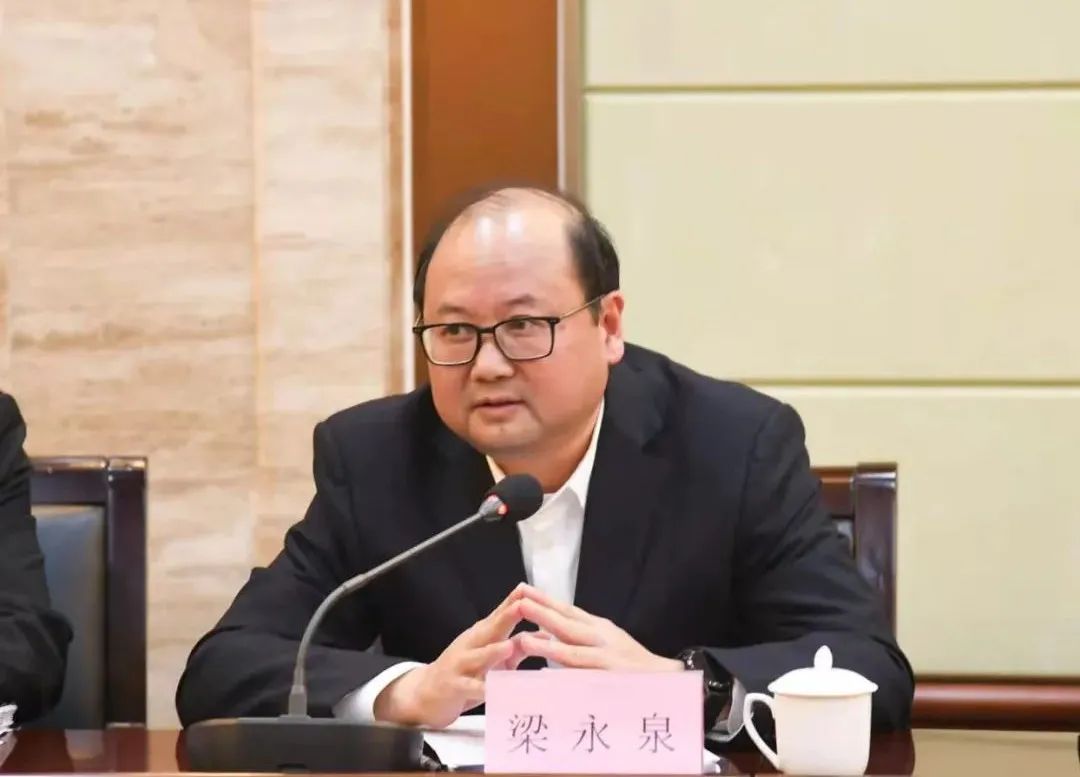 ​市五届人大常委会第四十八次会议举行第一次全体会议