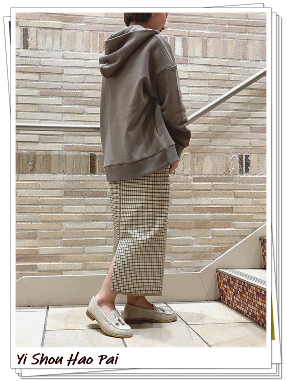 优雅而又知性！白色乐福鞋的秋冬搭配24例