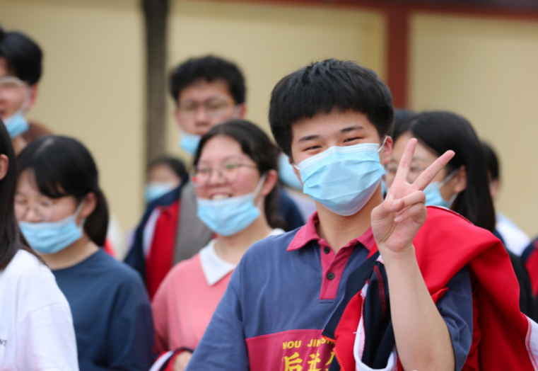 学生参加高考，家长有必要全程陪考吗？做错会影响高考成绩