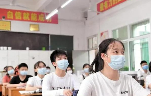 我国明明男多女少，可考上大学的女生更多，男生面临了怎样的困难