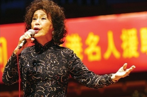 霍英东的正派情史，港圈最抠门的亿万富翁，却爱上3位人间富贵花