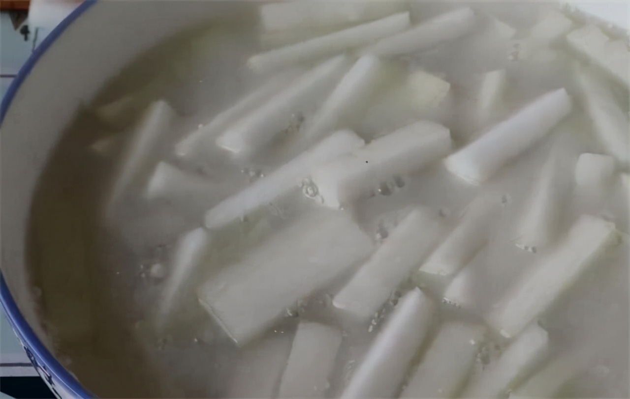 想吃冬瓜糖不用出去买，手把手教你在家做，看一遍就学会