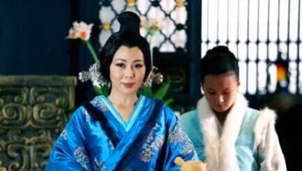 故剑君心:我将何以报你 ,以仇人的鲜血,以没落的山河。