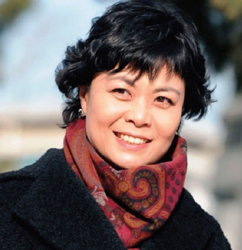 中国作协主席铁凝，54岁等来真爱：我宁愿没有，也不要凑合的婚姻