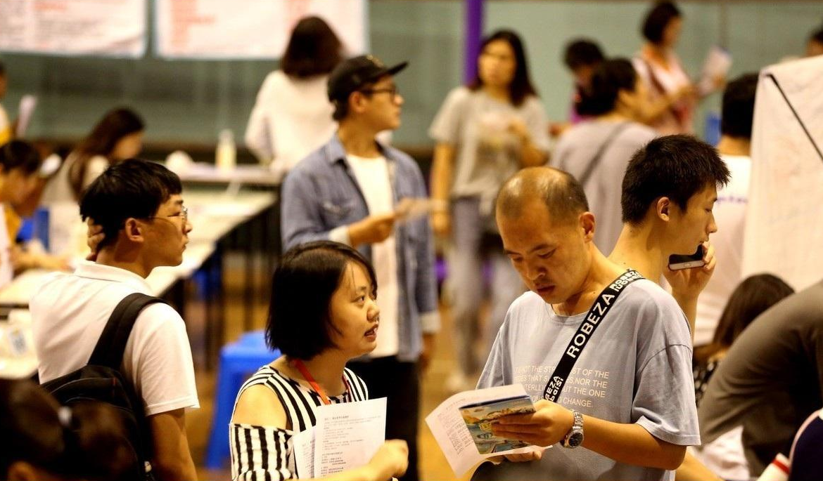 毕业即失业，应届生找工作有多难，大学生讲述辛酸史