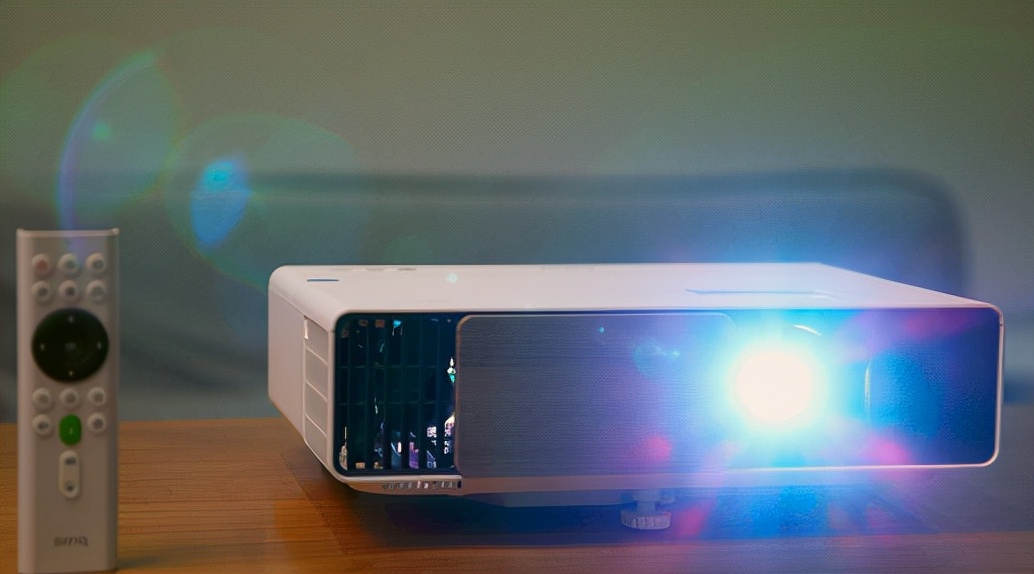 十大家用投影仪排名：老烧盘点家用投影仪排名前十的品牌