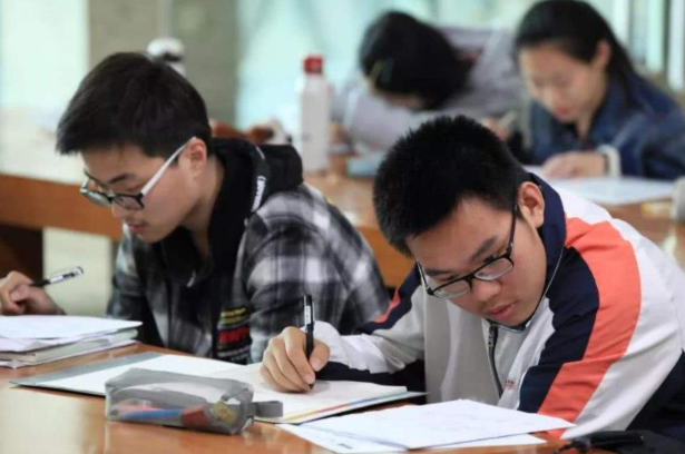 2022年高考，多少分才能考上本科？从业20年班主任告诉你答案