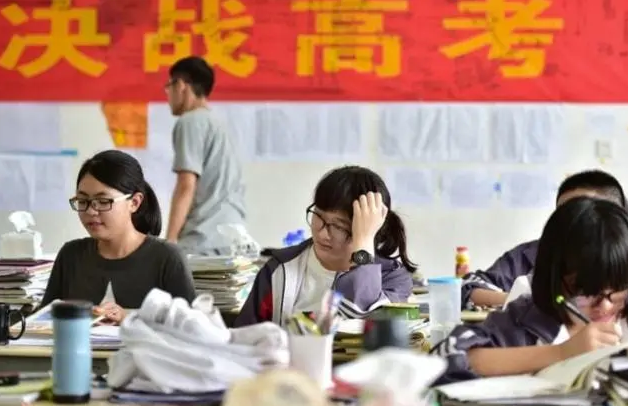 同样是考专科学校，单招进和高考进有区别，别等上了大学才知道