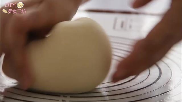「烘焙教程」面包怎么做口感最好？教你做柔软蓬松的牛奶吐司